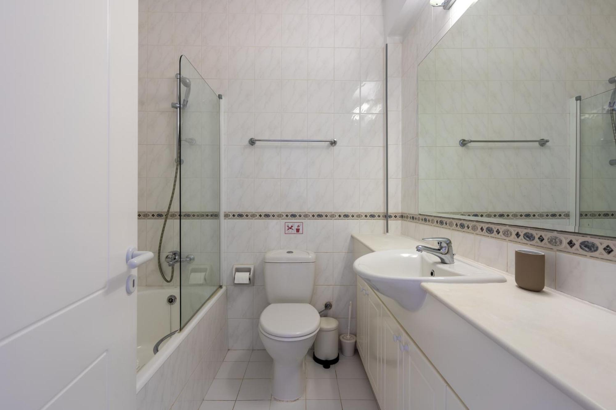 Tropical Paradise In Harbour Paphos, Central & Close To Beach Ngoại thất bức ảnh