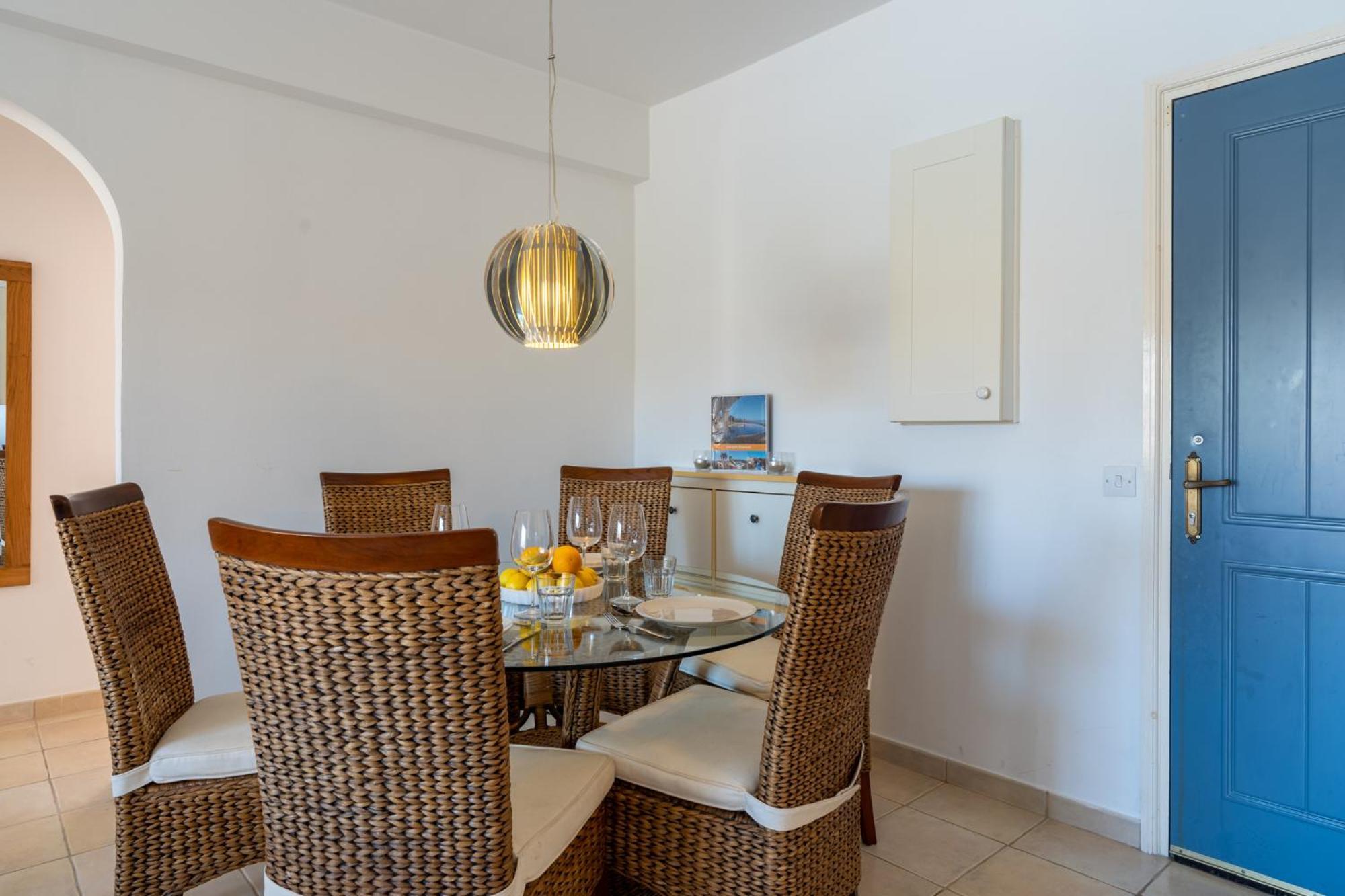 Tropical Paradise In Harbour Paphos, Central & Close To Beach Ngoại thất bức ảnh